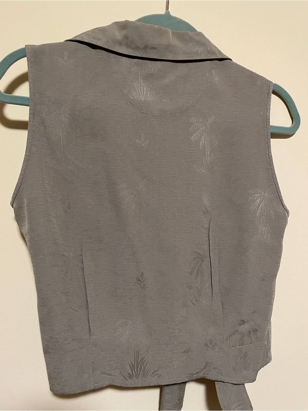 Tommy Bahama Sleeveless Collared Tunic in Light Gray